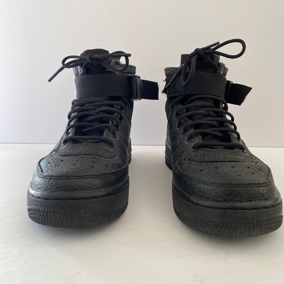 NIKE SF AIRFORCE 1 MID